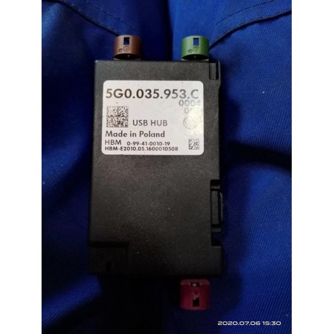 МОДУЛЬ USB HAB VW Passat B8