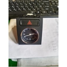 Часы VW Passat B8